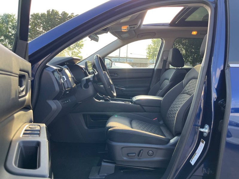 Nissan Pathfinder Vehicle Image 07