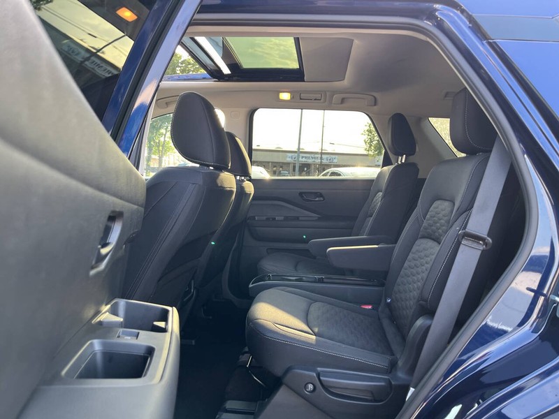 Nissan Pathfinder Vehicle Image 08