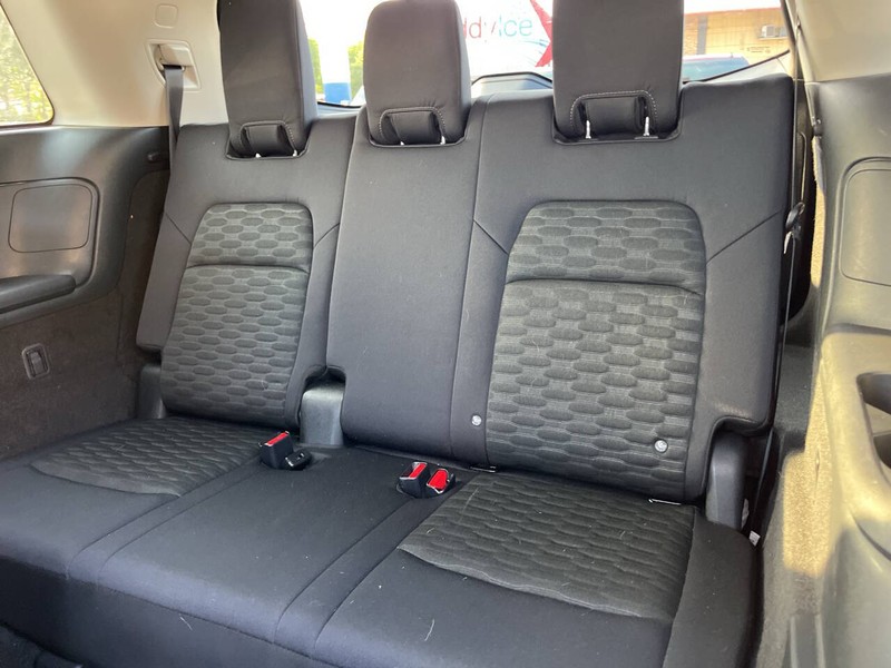 Nissan Pathfinder Vehicle Image 09