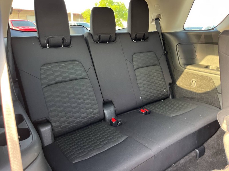 Nissan Pathfinder Vehicle Image 12