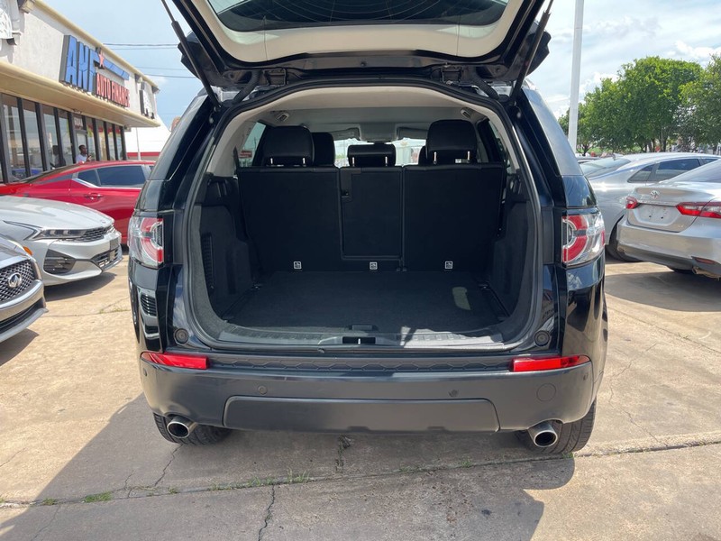 Land Rover Discovery Sport Vehicle Image 10