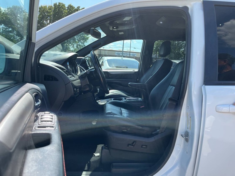 Dodge Grand Caravan Vehicle Image 07