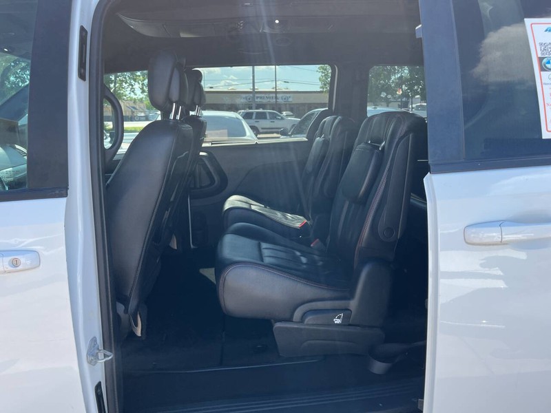 Dodge Grand Caravan Vehicle Image 08