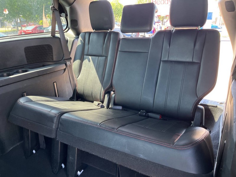 Dodge Grand Caravan Vehicle Image 10