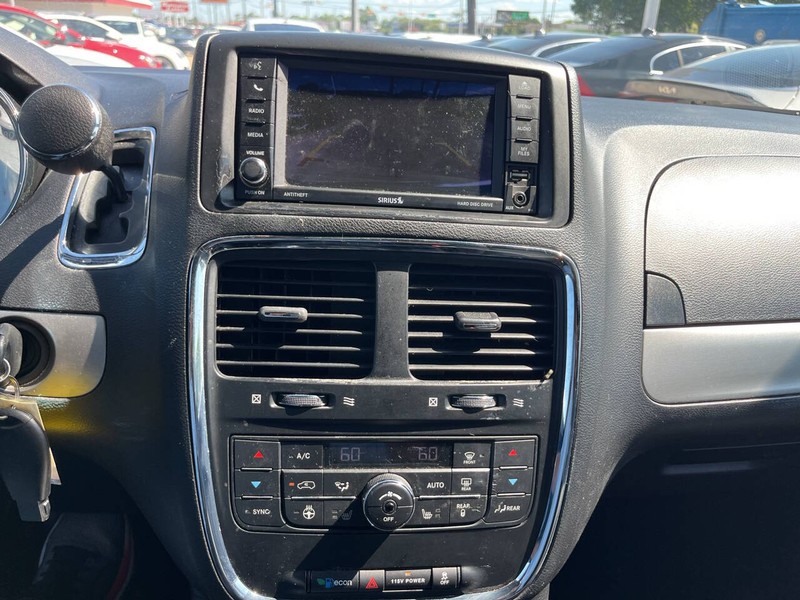 Dodge Grand Caravan Vehicle Image 14