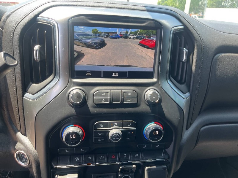 Chevrolet Silverado 1500 Vehicle Image 12