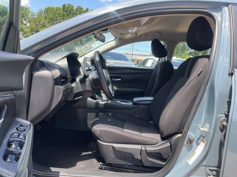Nissan Sentra Vehicle Image 07