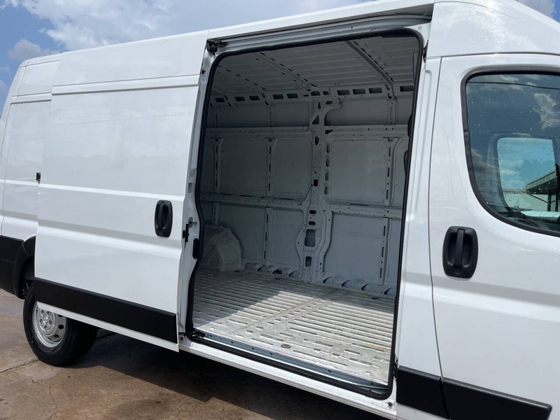 Ram ProMaster Cargo Van Vehicle Image 09