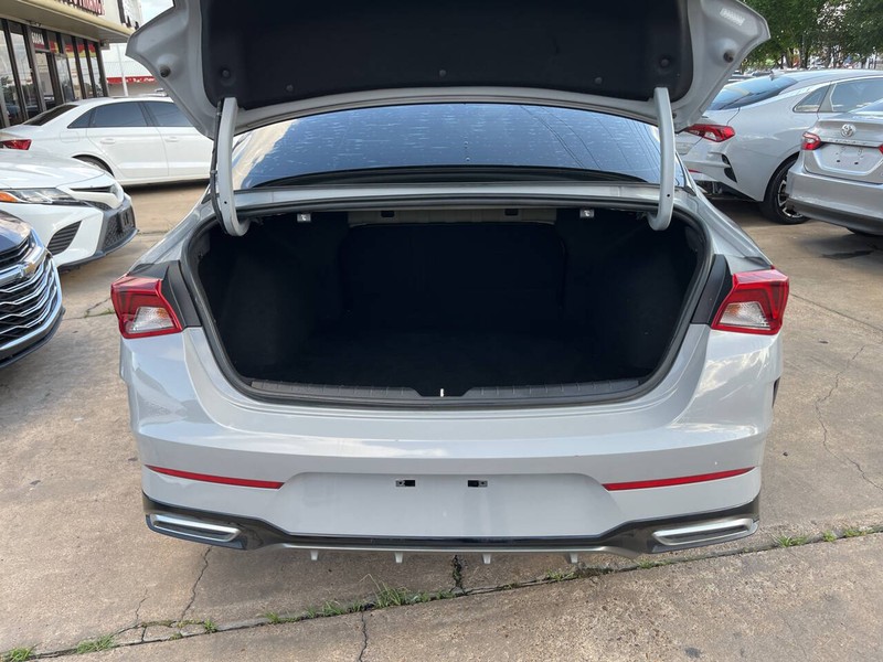Kia K5 Vehicle Image 09