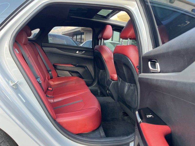 Kia K5 Vehicle Image 10