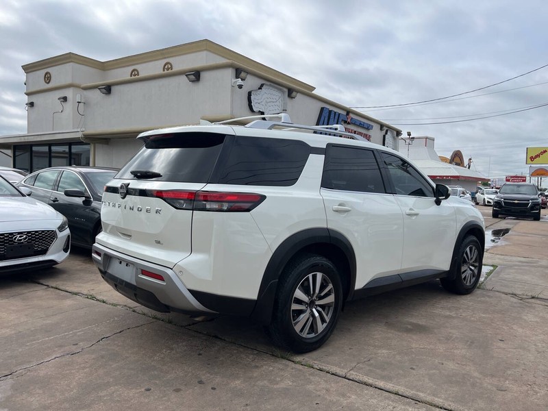Nissan Pathfinder Vehicle Image 05