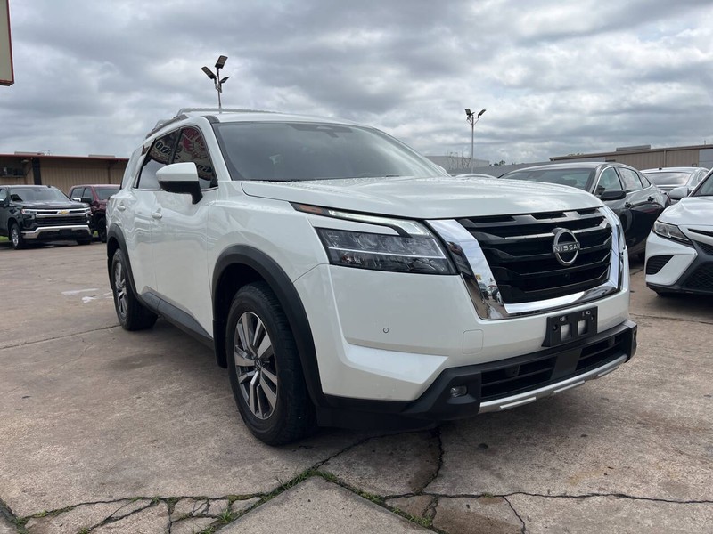 Nissan Pathfinder Vehicle Image 06