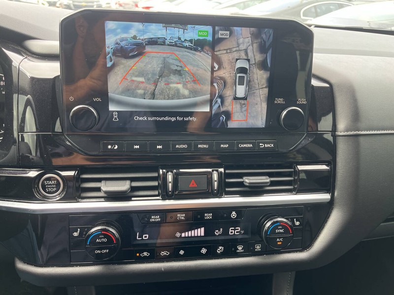 Nissan Pathfinder Vehicle Image 14