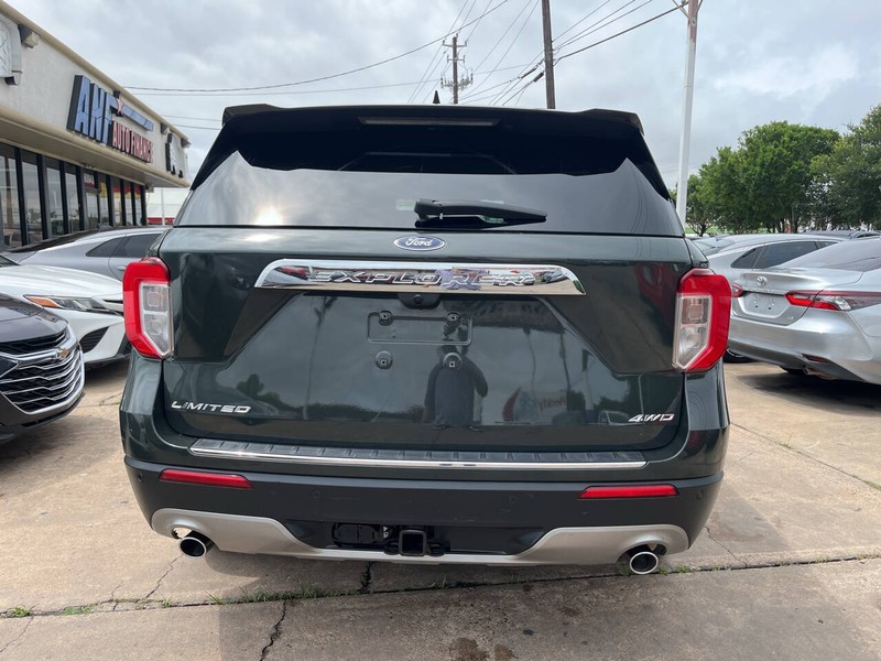 Ford Explorer Vehicle Image 04