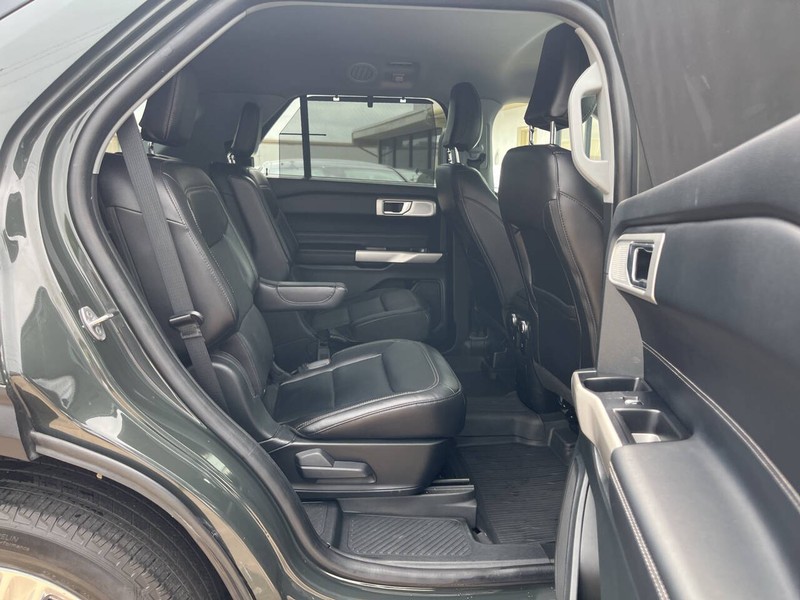 Ford Explorer Vehicle Image 11