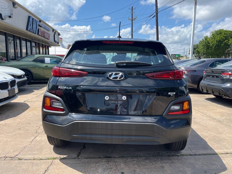 Hyundai Kona Vehicle Image 04