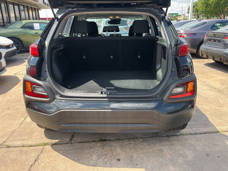 Hyundai Kona Vehicle Image 09