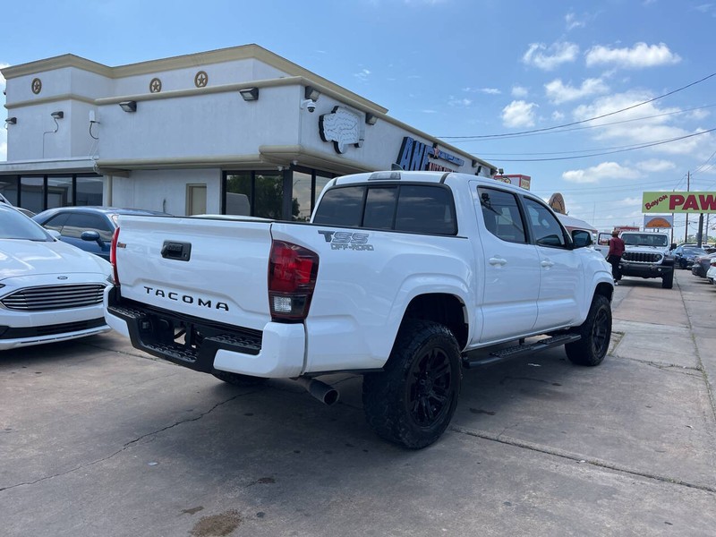 Toyota Tacoma 2WD Vehicle Image 05