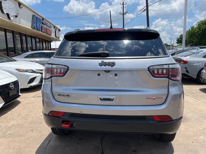 Jeep Compass Vehicle Image 04