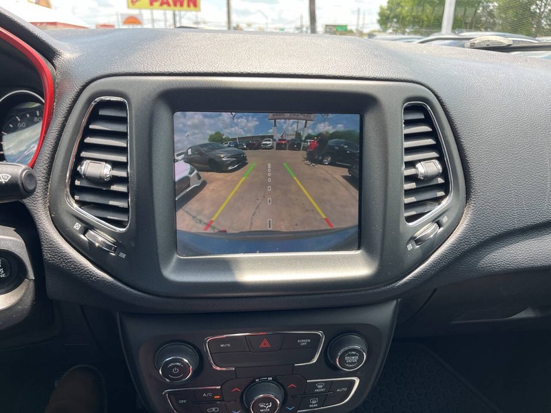 Jeep Compass Vehicle Image 12