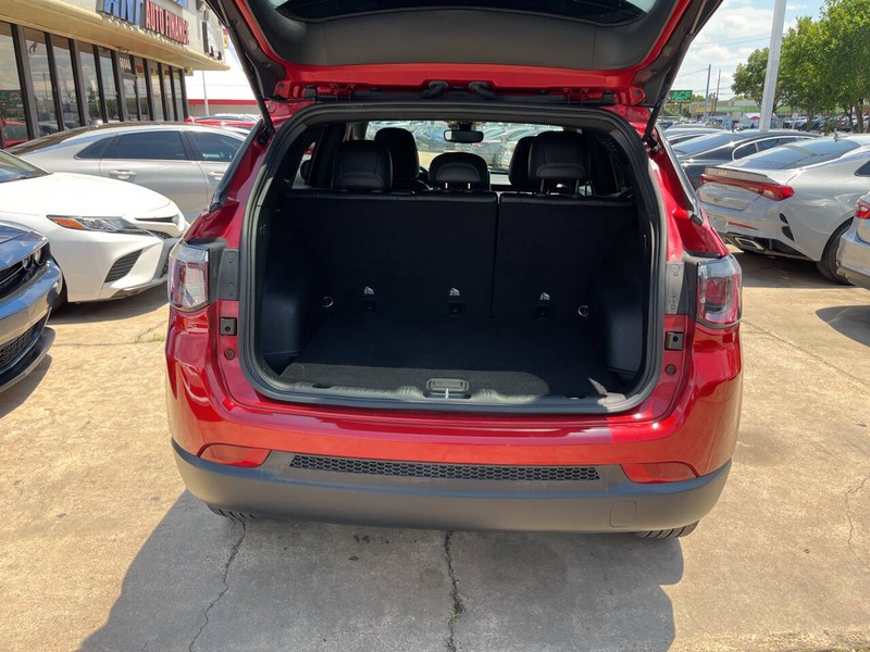 Jeep Compass Vehicle Image 09