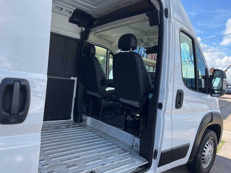 Ram ProMaster Cargo Van Vehicle Image 11