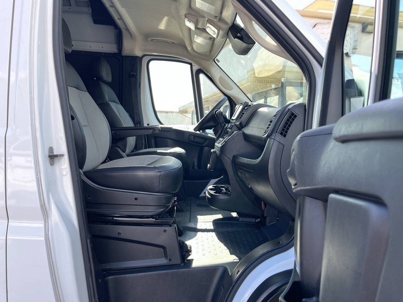 Ram ProMaster Cargo Van Vehicle Image 12