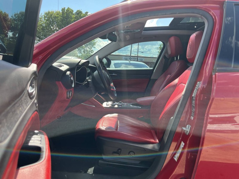 Alfa Romeo Stelvio Vehicle Image 07