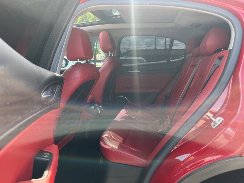 Alfa Romeo Stelvio Vehicle Image 08