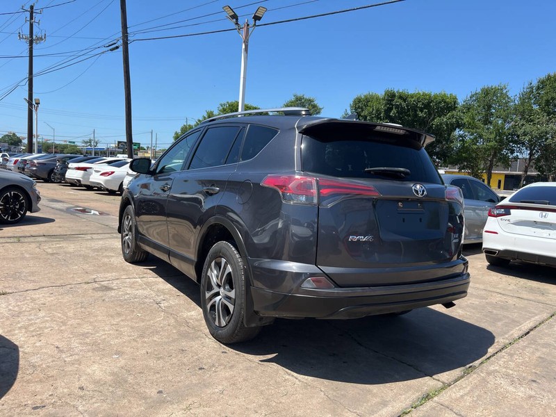 Toyota RAV4 Vehicle Image 02