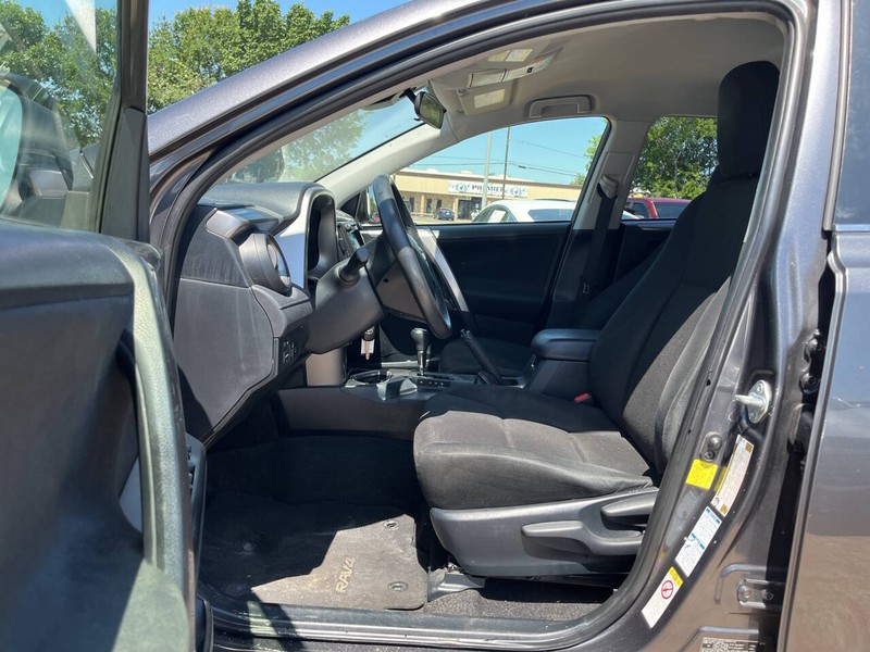 Toyota RAV4 Vehicle Image 07