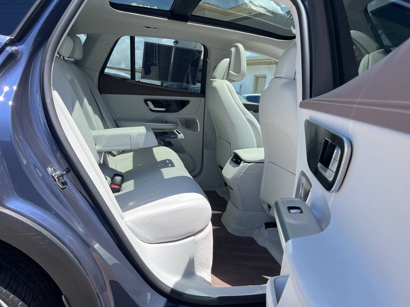 Mercedes-Benz EQE Vehicle Image 10
