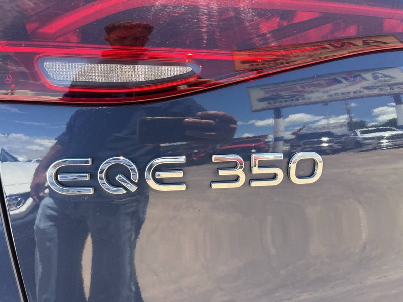 Mercedes-Benz EQE Vehicle Image 12