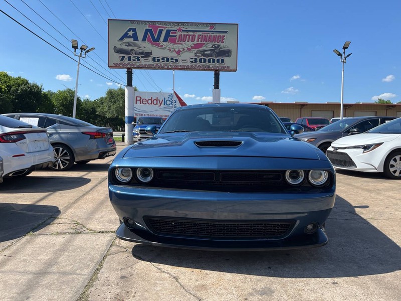 Dodge Challenger Vehicle Image 02
