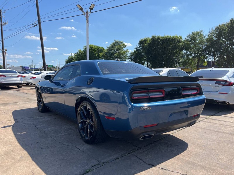 Dodge Challenger Vehicle Image 03