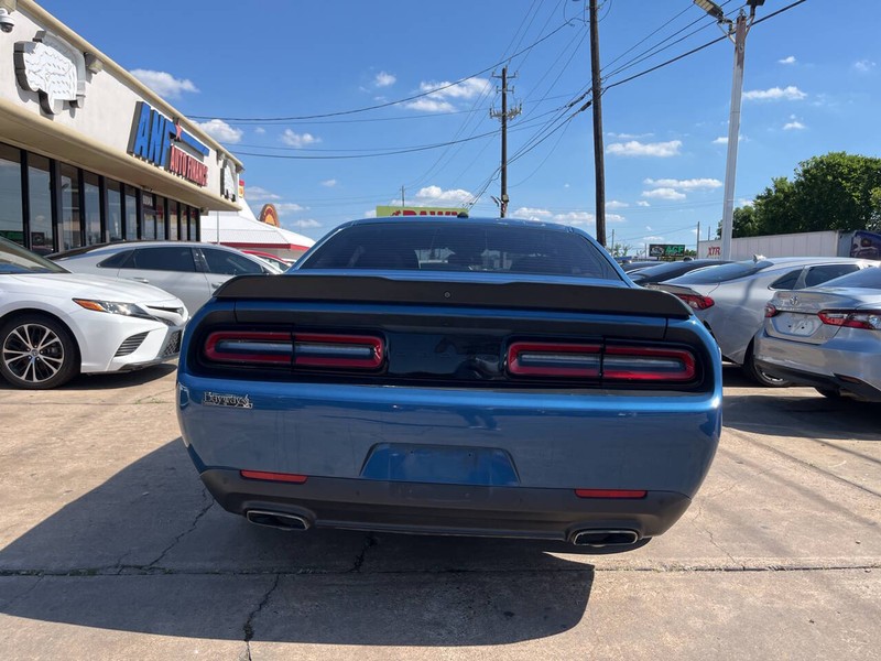 Dodge Challenger Vehicle Image 04