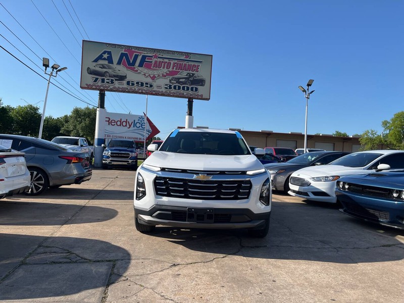 Chevrolet Equinox Vehicle Image 02