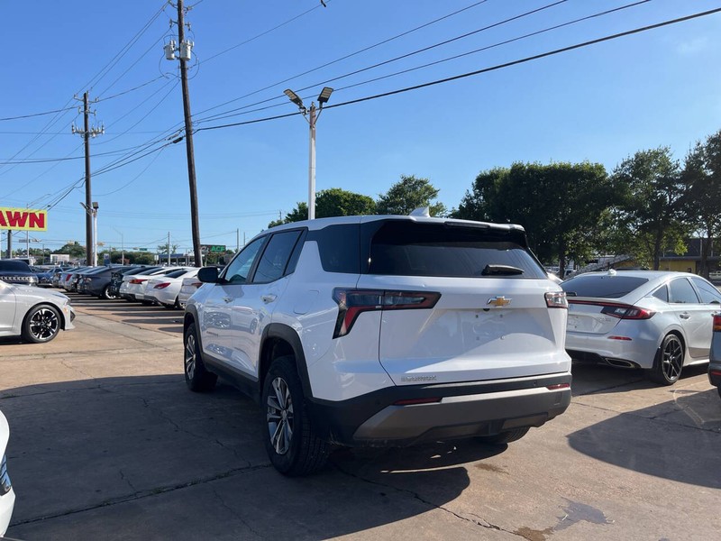 Chevrolet Equinox Vehicle Image 03