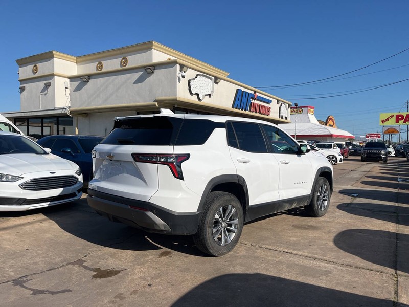 Chevrolet Equinox Vehicle Image 05