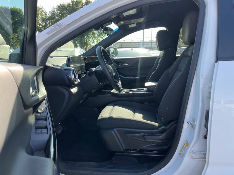 Chevrolet Equinox Vehicle Image 07