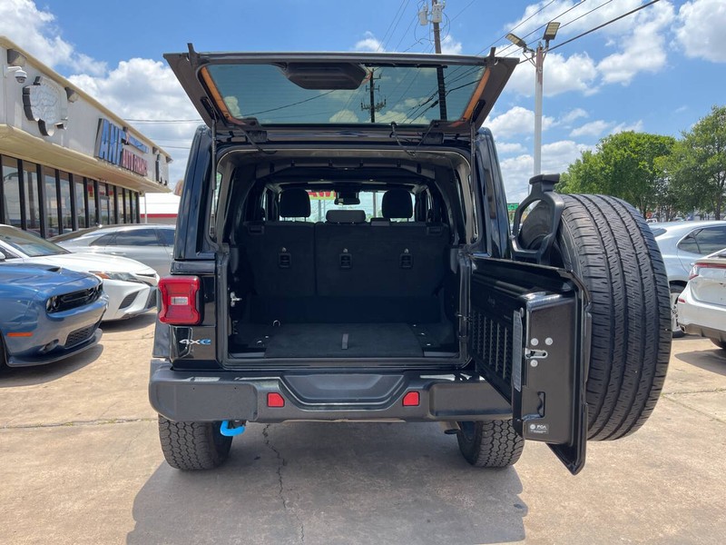 Jeep Wrangler 4xe Vehicle Image 10