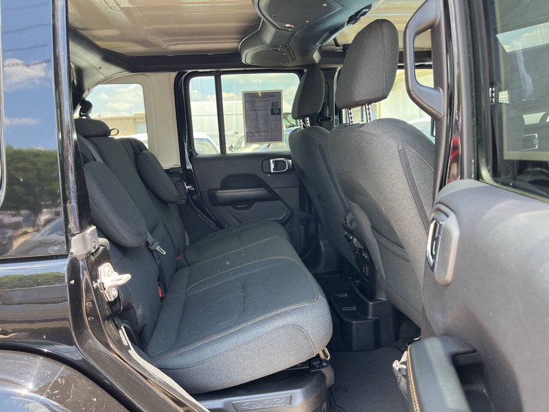 Jeep Wrangler 4xe Vehicle Image 11