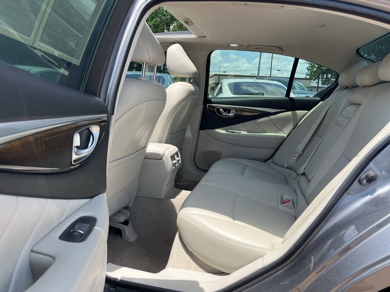 INFINITI Q50 Vehicle Image 08