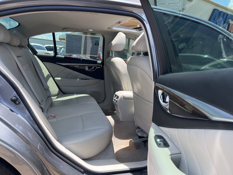 INFINITI Q50 Vehicle Image 09