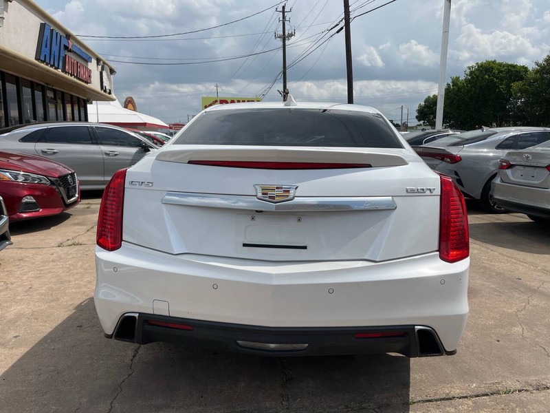 Cadillac CTS Sedan Vehicle Image 04