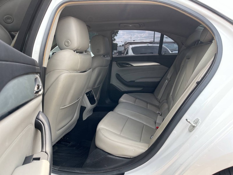Cadillac CTS Sedan Vehicle Image 08