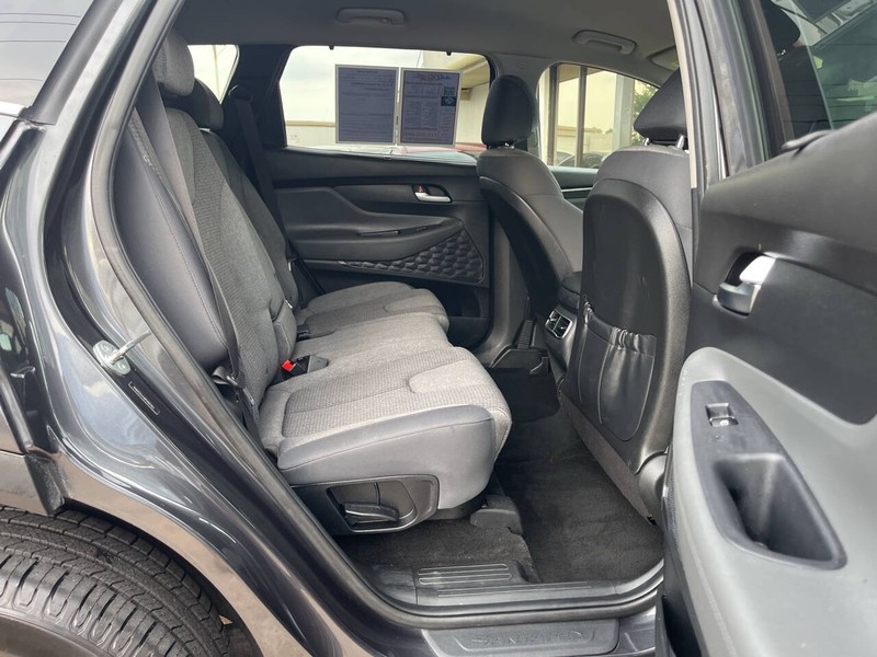 Hyundai Santa Fe Hybrid Vehicle Image 10