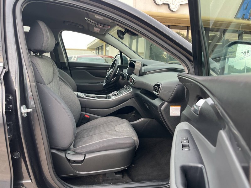 Hyundai Santa Fe Hybrid Vehicle Image 11