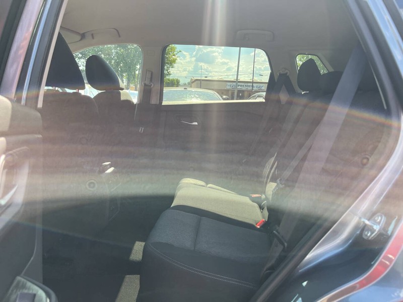 Nissan Rogue Vehicle Image 08