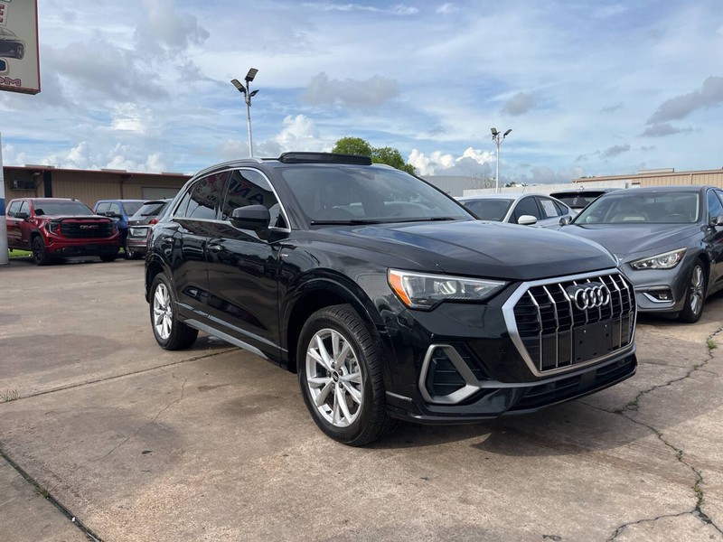Audi Q3 Vehicle Image 06